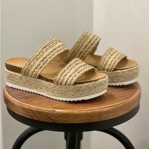 🤎BRAND NEW🤎 Women’s West Soda Shoes in Natural